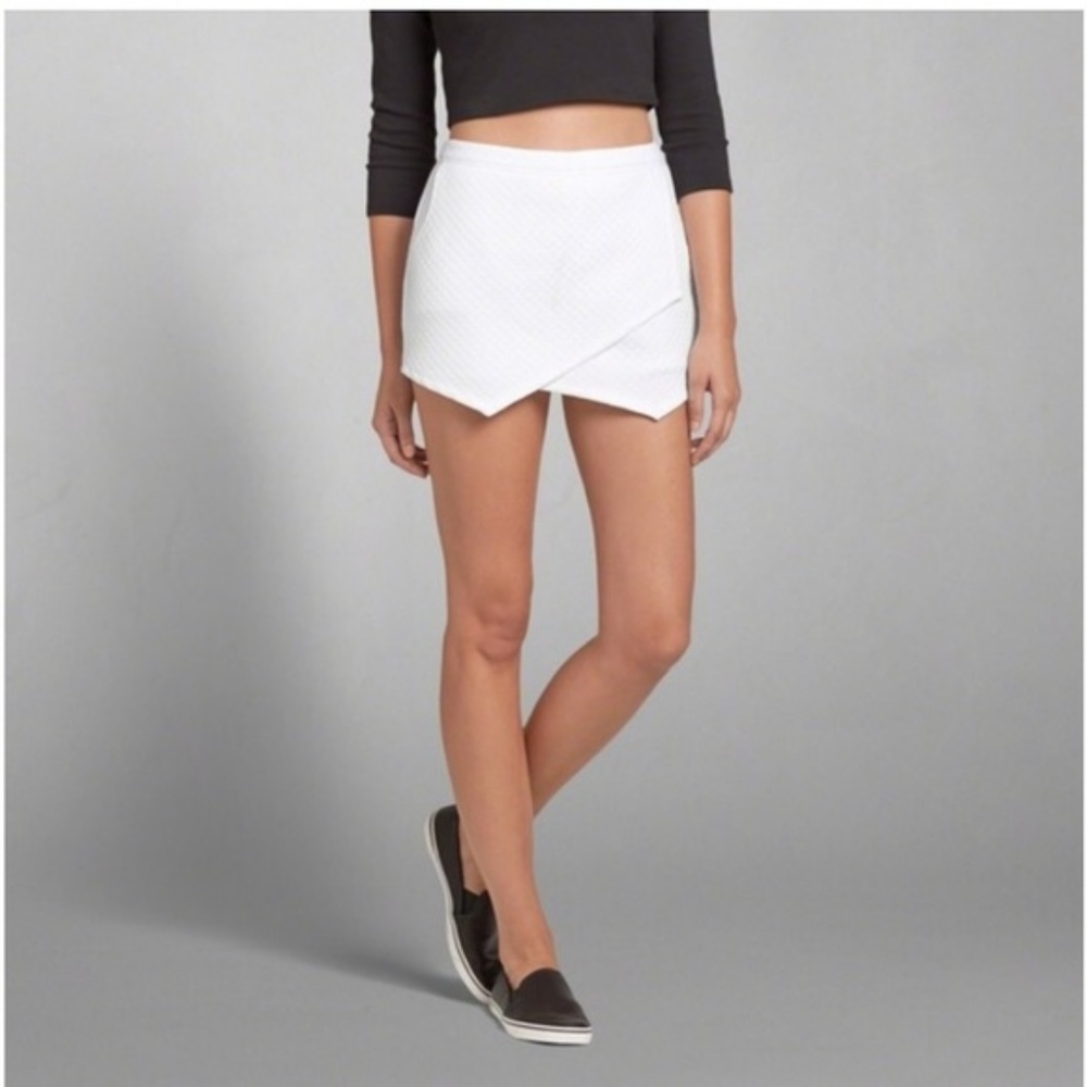 Abercrombie and Fitch Quilted White Skort